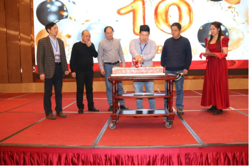 十年華章,再譜新篇——世恒機械2023年年會(huì )暨十周年慶典完美落幕 十年華章,再譜新篇——世恒機械2023年年會(huì )暨十周年慶典完美落幕